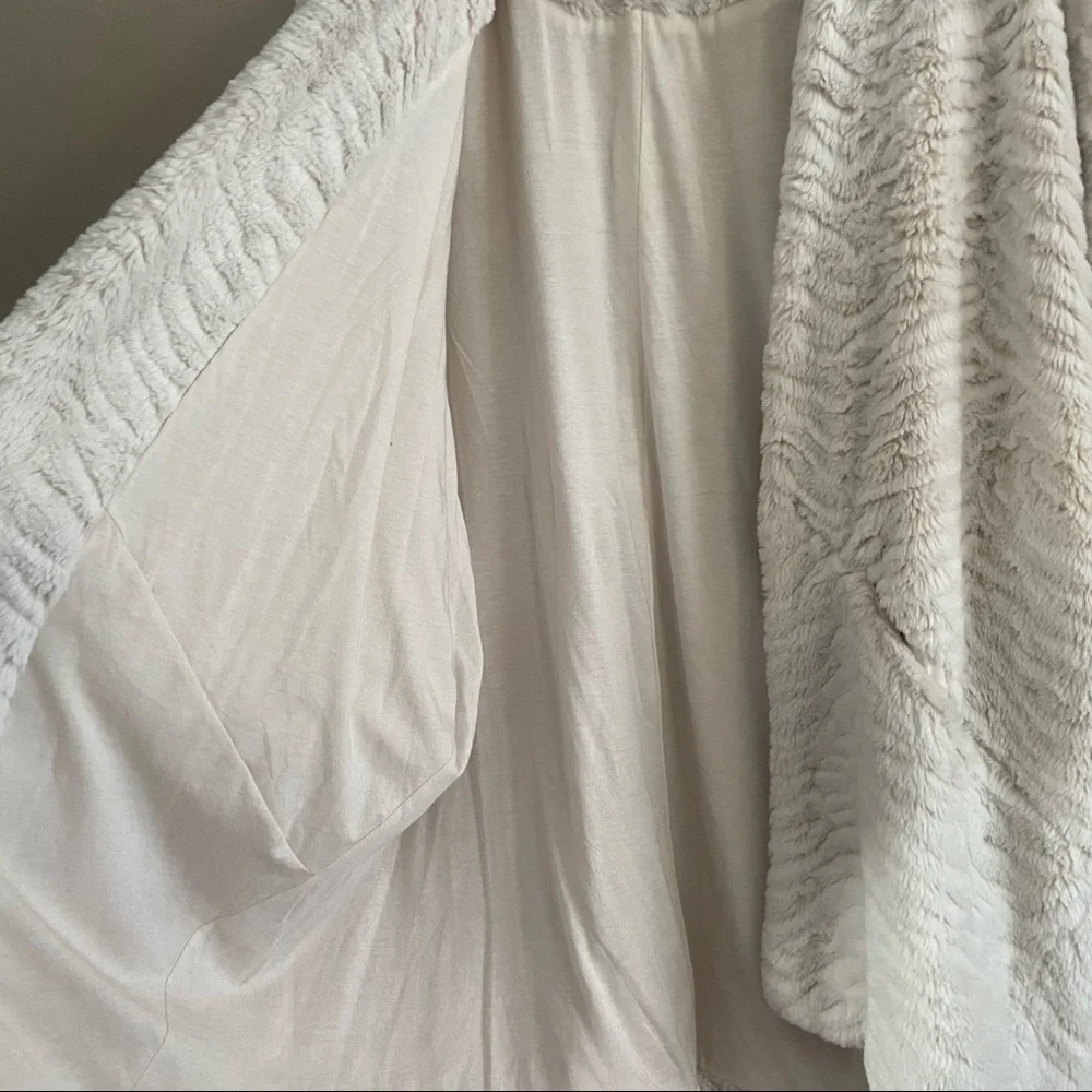 ANTRHO Faux Fur Cocoon Cardigan‎